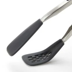 OXO Stainless Steel Silicone Flexible Tongs -Le Creu Grill Shop 1071504 2 silicone flexible tongs