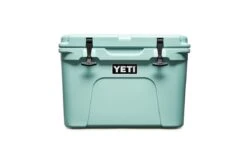 YETI Tundra 35 20 YETI Tundra 35 -Le Creu Grill Shop 190002 Seafoam Hard Coolers Website Assets Studio 35 F 1680x1024 1