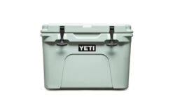 YETI Tundra 35 23 YETI Tundra 35 -Le Creu Grill Shop 200181 Sagebrush Tundra 35 Front 1680x1024 1