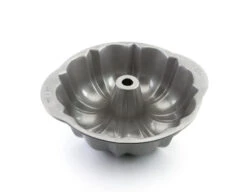 USA PAN Fluted Tube Cake Pan (Bundt)