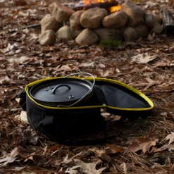 Lodge Camp Dutch Oven Tote Bag -Le Creu Grill Shop AT 10 Outdoor 20Bags 800x800 1