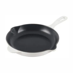 Le Creuset Traditional Skillet - 9" 18 Le Creuset Traditional Skillet - 9" -Le Creu Grill Shop L2024 2316