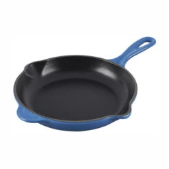 Le Creuset Traditional Skillet - 9" 19 Le Creuset Traditional Skillet - 9" -Le Creu Grill Shop L2024 2359