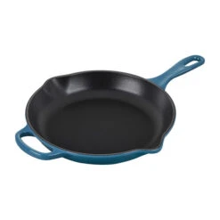 Le Creuset Signature Skillet - 10 1/4" 26 Le Creuset Signature Skillet - 10 1/4" -Le Creu Grill Shop LS2024 267D