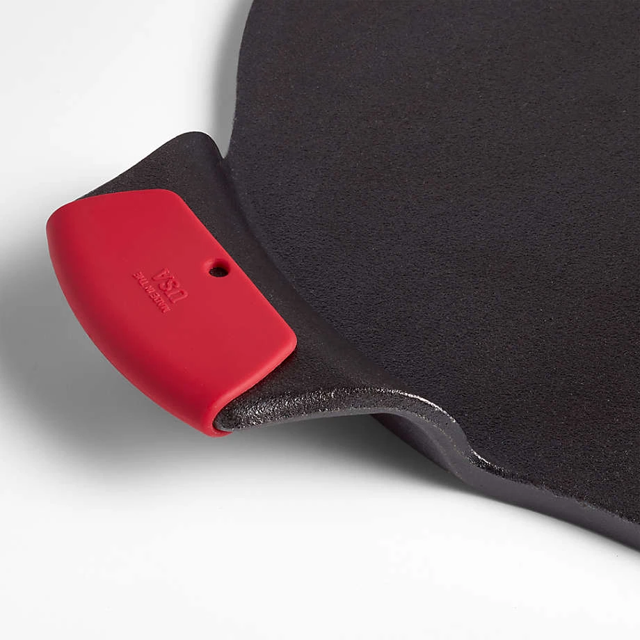 Lodge 15" Pizza Pan W/ Silicone Grip 4 Lodge 15" Pizza Pan W/ Silicone Grip - Image 2