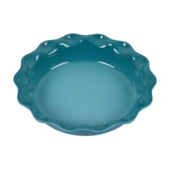 Le Creuset Heritage Pie Dish -Le Creu Grill Shop RS17014 HeritagePieCarib 1 lpr