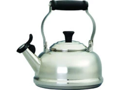 Le Creuset Classic Whistling Kettle -Le Creu Grill Shop SS3102.1516390530
