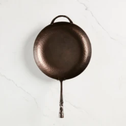 Smithey Ironware Deep Farmhouse Skillet -Le Creu Grill Shop a 1 33 540x 227dd27c ff0b 46a4 bed2 e1e1efdf3ef2