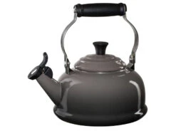 Le Creuset Classic Whistling Kettle -Le Creu Grill Shop rs6411 q3101 7f lpr lecreuset